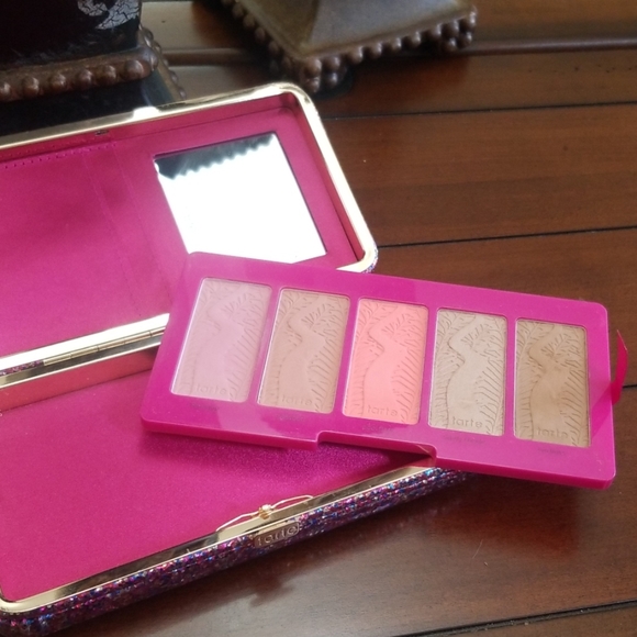 tarte Other - TARTE BLUSH 😊 CLUTCH KIT